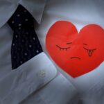 悲嘆反応とは？プロセスや期間を解説｜つらさを少しずつ和らげる対処法も