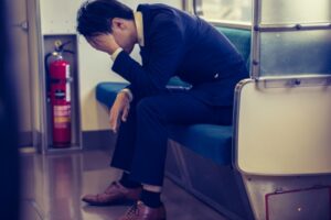 葬儀後に体調不良で休むのは避けるべき？不調の原因や対処法を解説