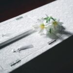 【直葬の費用】内訳一覧や相場を紹介｜一般葬・家族葬よりも安い理由も解説